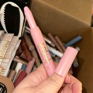 Belle Beauty by Kim Gravel Long Wear Shadow Stick